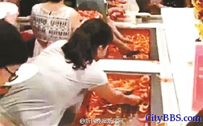 中国游客泰国用盘铲虾 除了大虾其他菜少