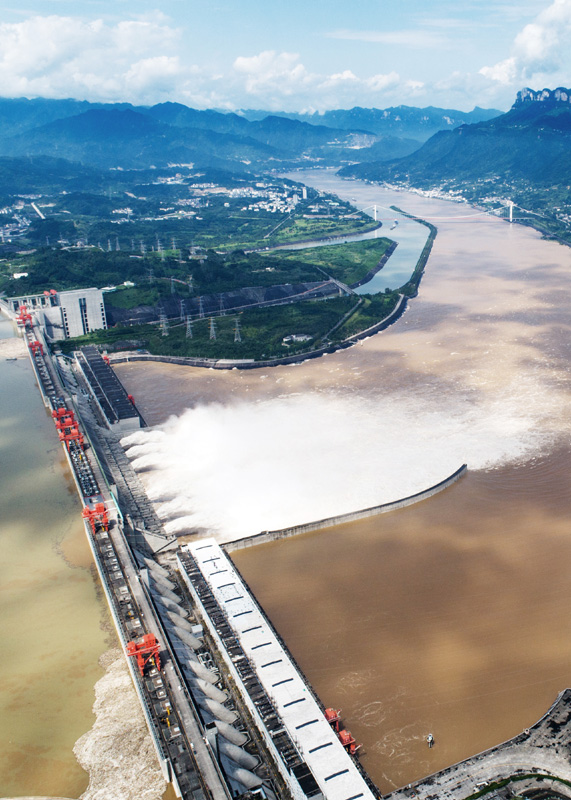 “长江2020年第2号洪水”平稳通过三峡大坝6.jpg