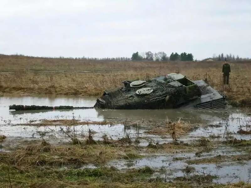 摧毁一辆豹-2奖100万卢布